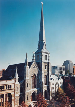 La Iglesia St. Mary's
