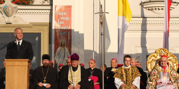 Supreme Knight Addresses Divine Mercy Conference in Poland